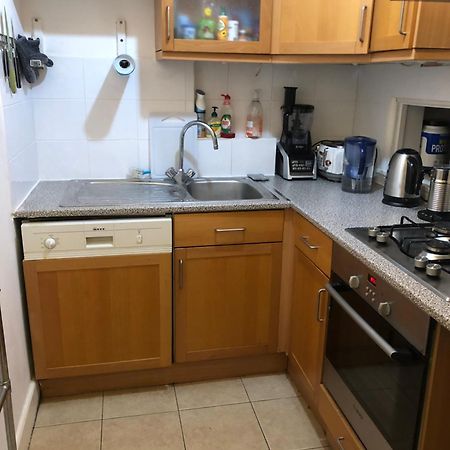 Cosy Double Room In West Kensington Лондон Экстерьер фото