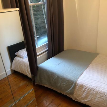 Cosy Double Room In West Kensington Лондон Экстерьер фото